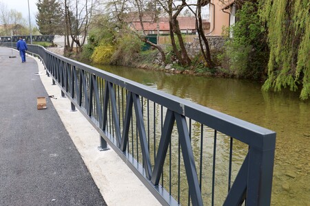 Postavitev ograje ob Cesti na Jezero 05 Foto Ljubo Vukelič